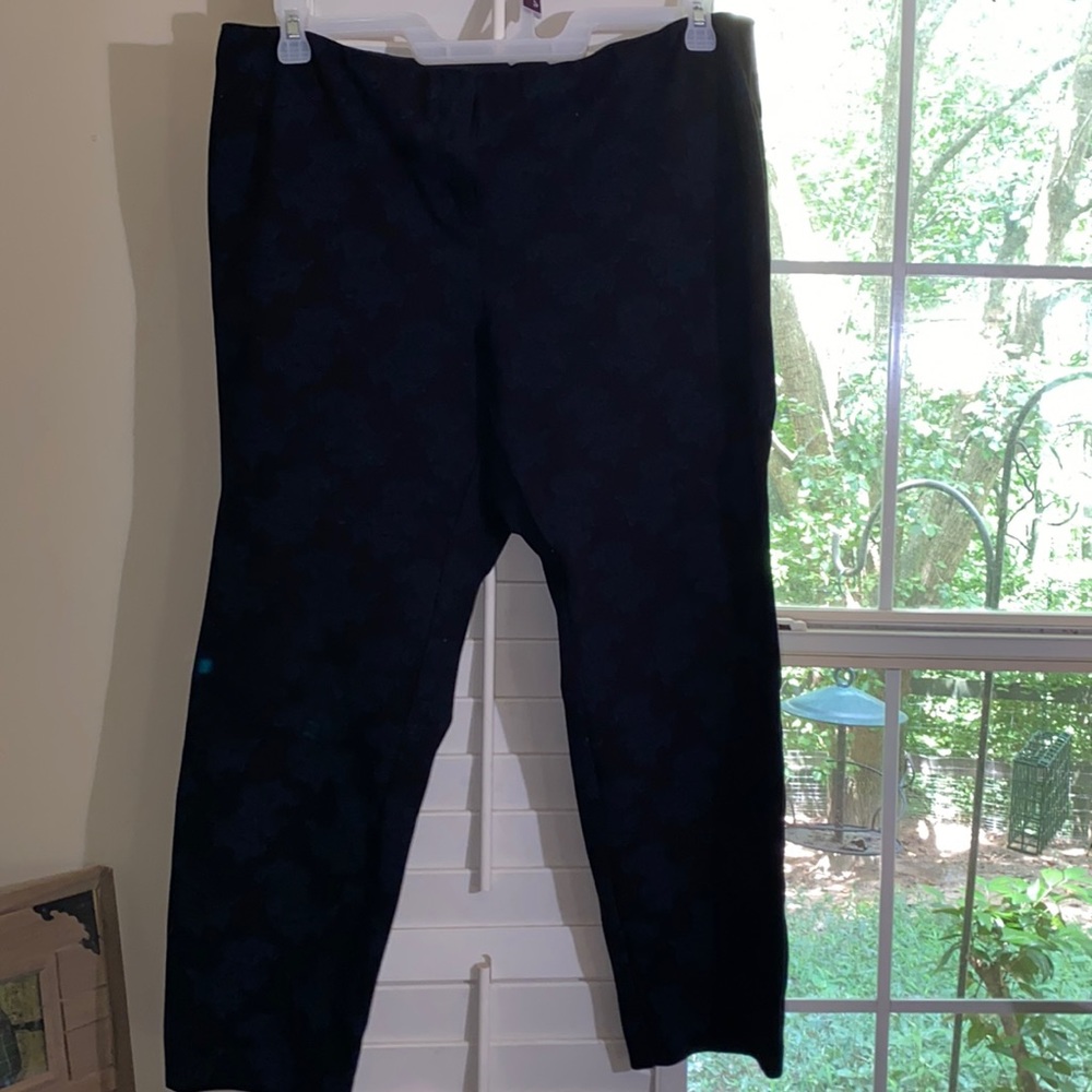 Alfani Woman Floral Capri Dress Pants SIZE 16W
